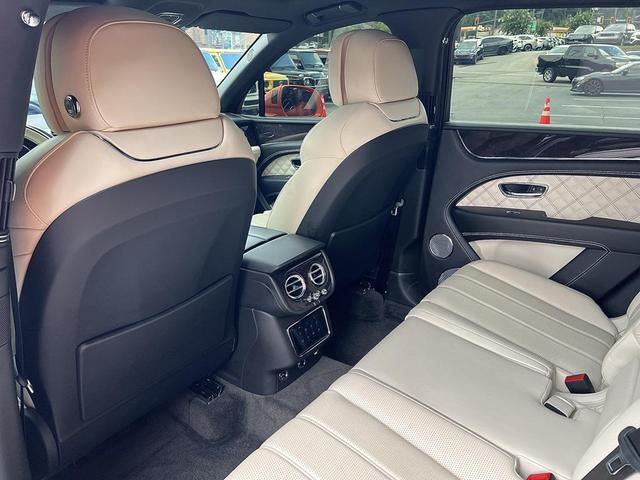 Photo of 2021 Orange Flame Bentley Bentayga