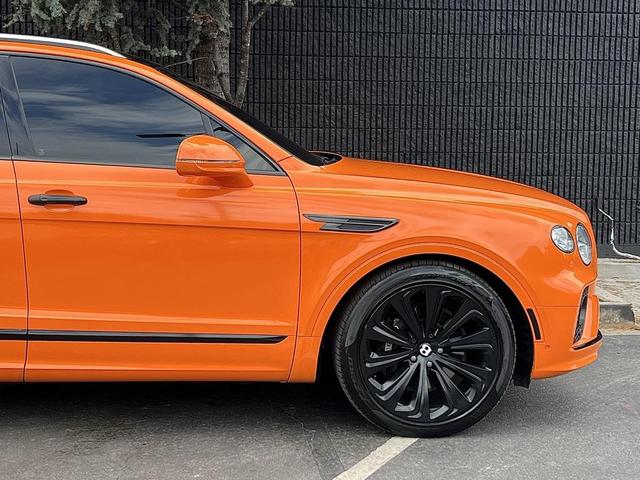 Photo of 2021 Orange Flame Bentley Bentayga
