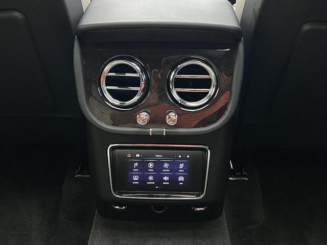 Photo of 2021 Orange Flame Bentley Bentayga