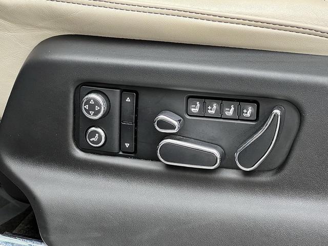 Photo of 2021 Orange Flame Bentley Bentayga