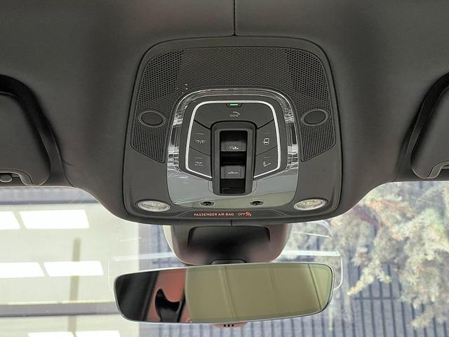 Photo of 2021 Orange Flame Bentley Bentayga
