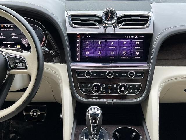 Photo of 2021 Orange Flame Bentley Bentayga