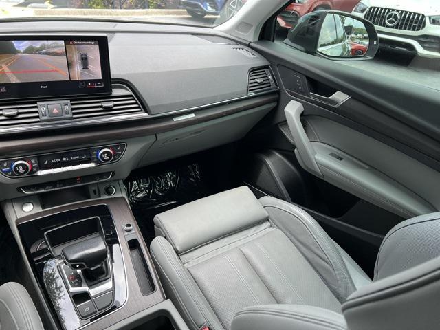 Photo of 2022 Gray Audi Q5
