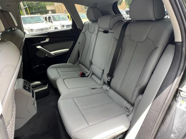 Photo of 2022 Gray Audi Q5