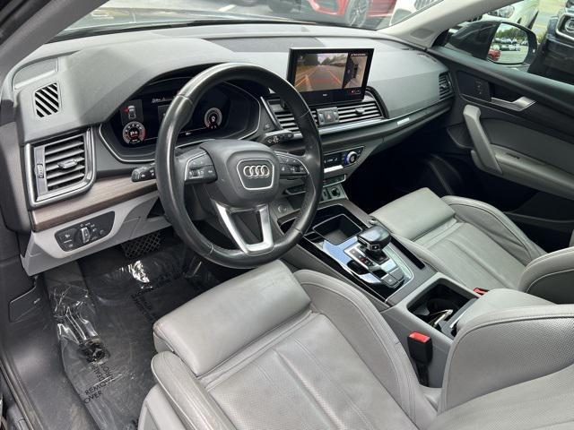 Photo of 2022 Gray Audi Q5