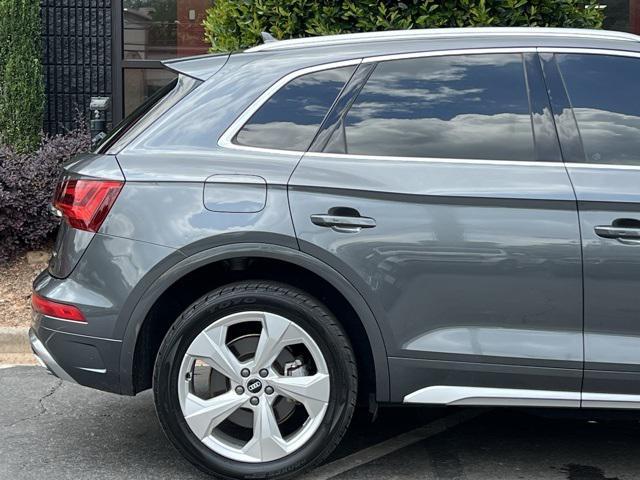 Photo of 2022 Gray Audi Q5