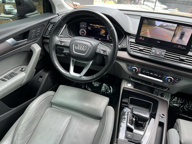 Photo of 2022 Gray Audi Q5