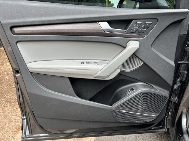 Photo of 2022 Gray Audi Q5