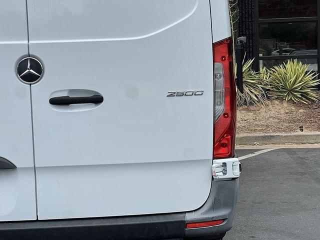 Photo of 2022 White Mercedes-Benz Sprinter 2500
