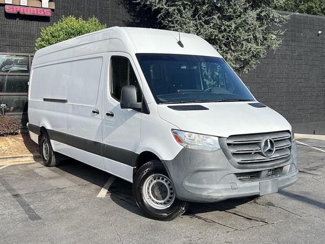 Photo of 2022 White Mercedes-Benz Sprinter 2500