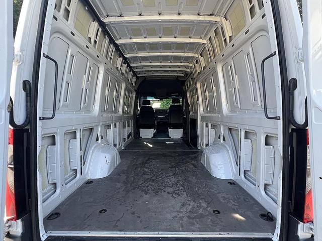 Photo of 2022 White Mercedes-Benz Sprinter 2500