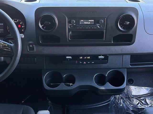 Photo of 2022 White Mercedes-Benz Sprinter 2500