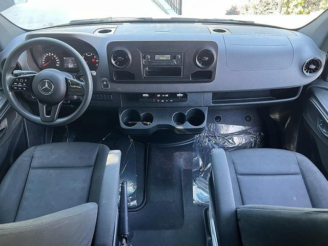 Photo of 2022 White Mercedes-Benz Sprinter 2500