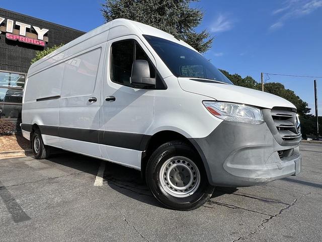 Photo of 2022 White Mercedes-Benz Sprinter 2500