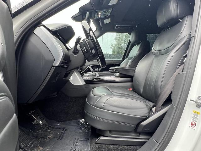 Photo of 2023 White Land Rover Range Rover