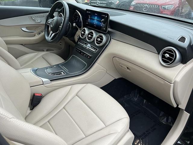 Photo of 2022 Black Mercedes-Benz GLC 300