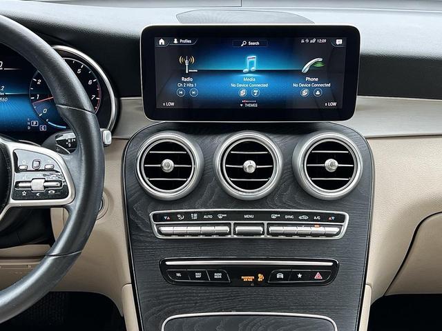 Photo of 2022 Black Mercedes-Benz GLC 300