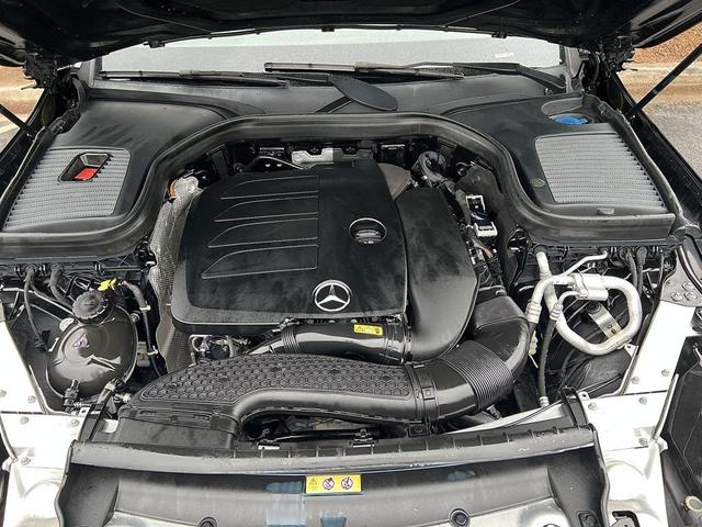 Photo of 2022 Black Mercedes-Benz GLC 300