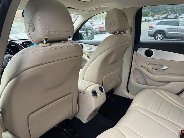 Photo of 2022 Black Mercedes-Benz GLC 300