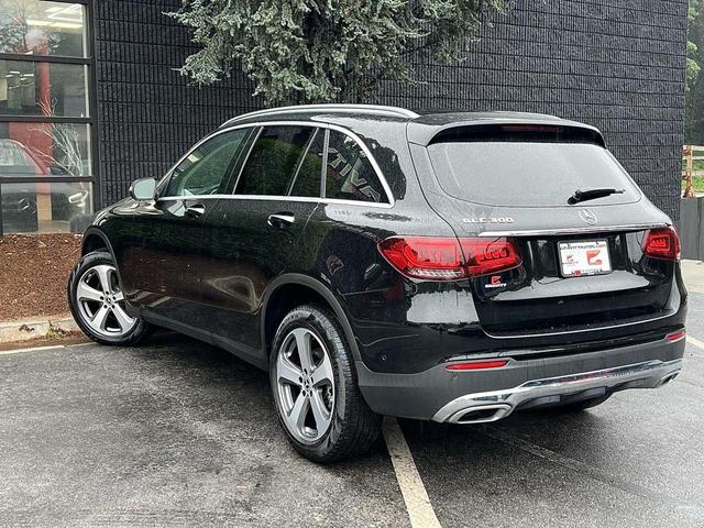 Photo of 2022 Black Mercedes-Benz GLC 300