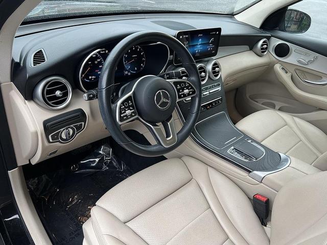 Photo of 2022 Black Mercedes-Benz GLC 300