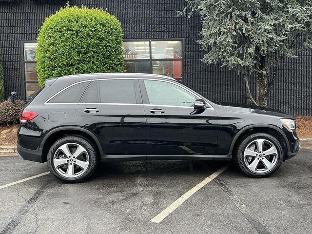 Photo of 2022 Black Mercedes-Benz GLC 300