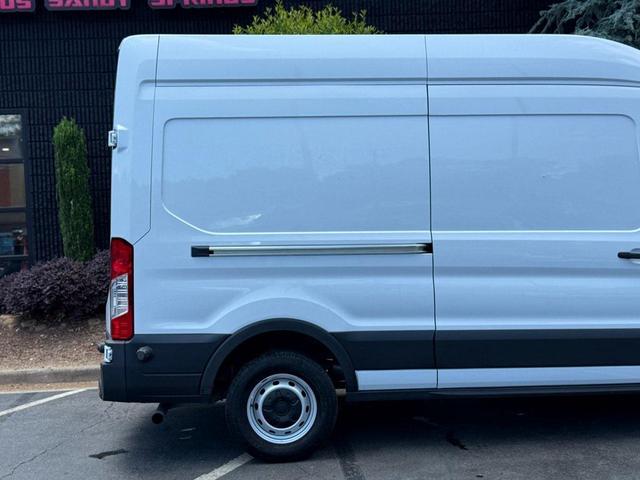 Photo of 2020 Oxford White Ford Transit-250