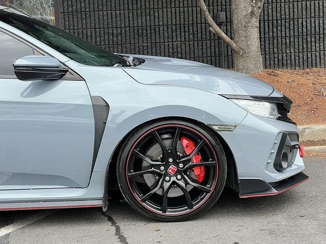 Photo of 2021 Sonic Gray Pearl Honda Civic Type R