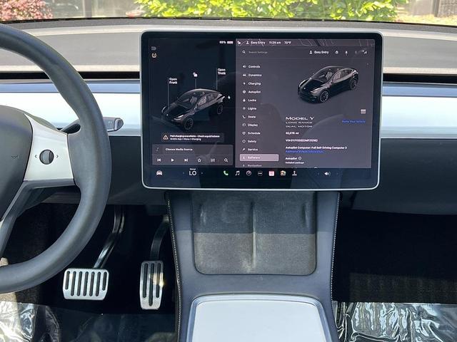 Photo of 2021 Solid Black Tesla Model Y