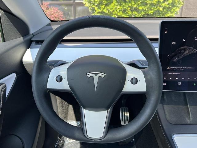 Photo of 2021 Solid Black Tesla Model Y