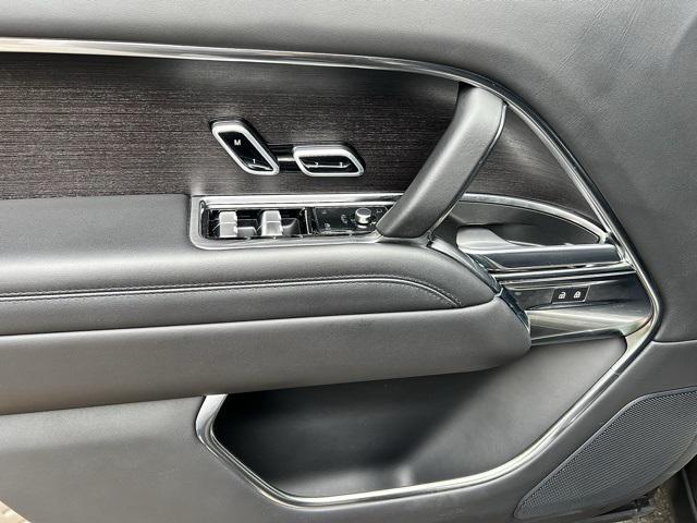 Photo of 2023 Gray Land Rover Range Rover