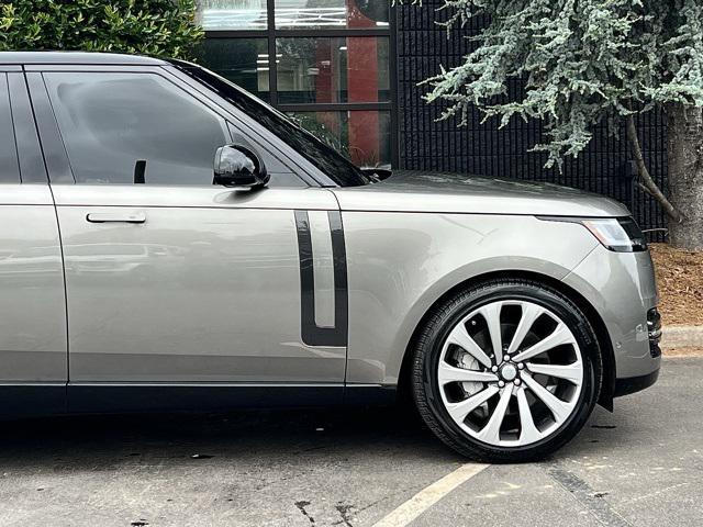 Photo of 2023 Gray Land Rover Range Rover