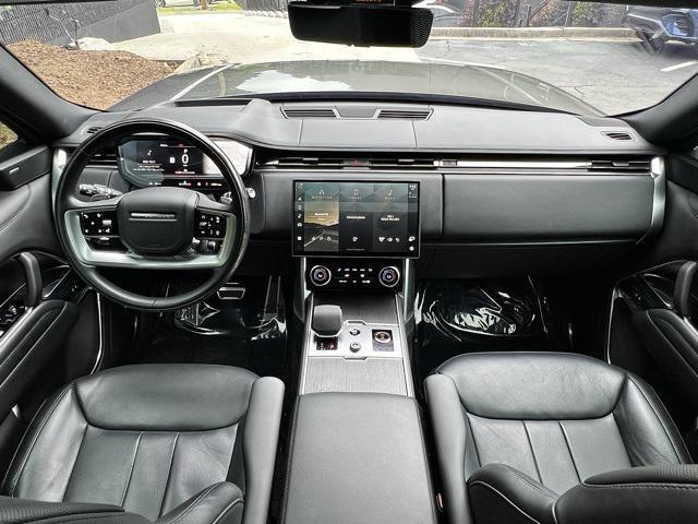 Photo of 2023 Gray Land Rover Range Rover