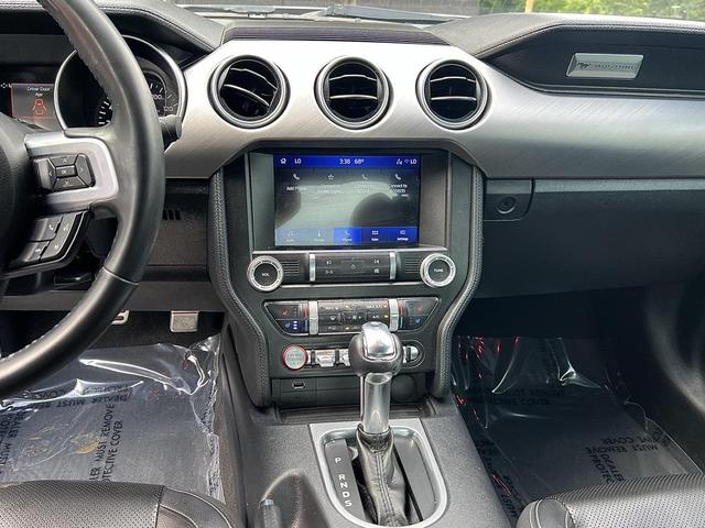 Photo of 2022 ICONIC SILVER METALLIC Ford Mustang
