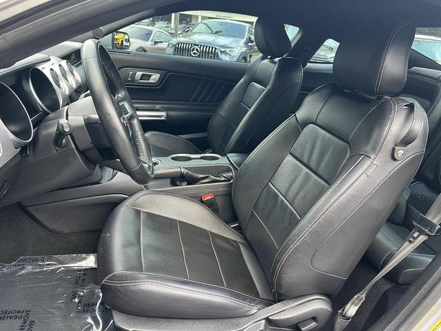 Photo of 2022 ICONIC SILVER METALLIC Ford Mustang