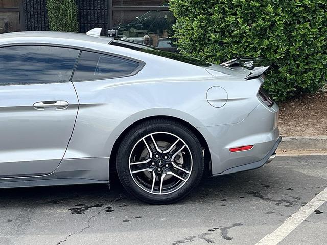 Photo of 2022 ICONIC SILVER METALLIC Ford Mustang