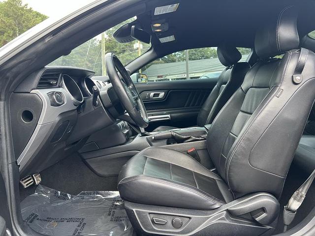 Photo of 2022 ICONIC SILVER METALLIC Ford Mustang