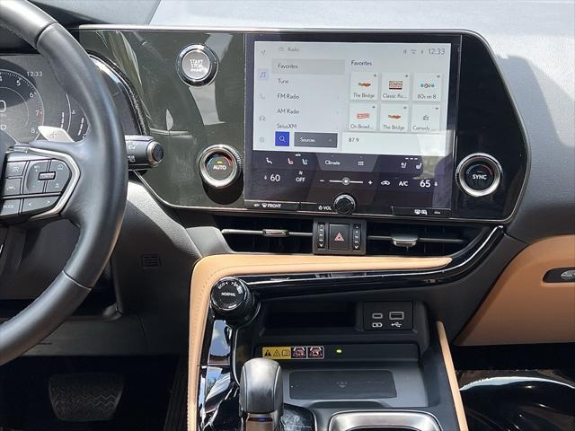 Photo of 2024 Eminent White Pearl Lexus NX 250