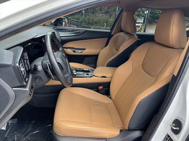 Photo of 2024 Eminent White Pearl Lexus NX 250