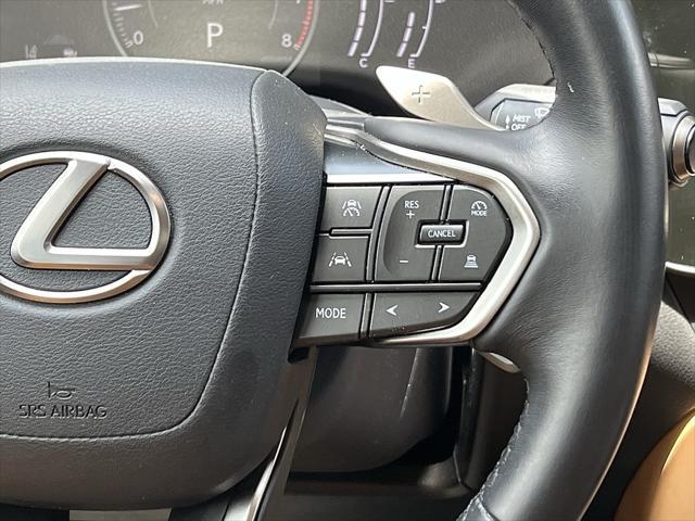 Photo of 2024 Eminent White Pearl Lexus NX 250