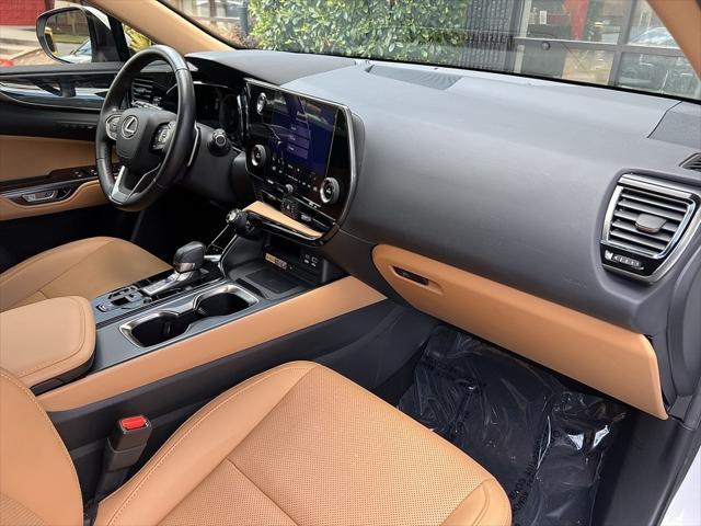 Photo of 2024 Eminent White Pearl Lexus NX 250