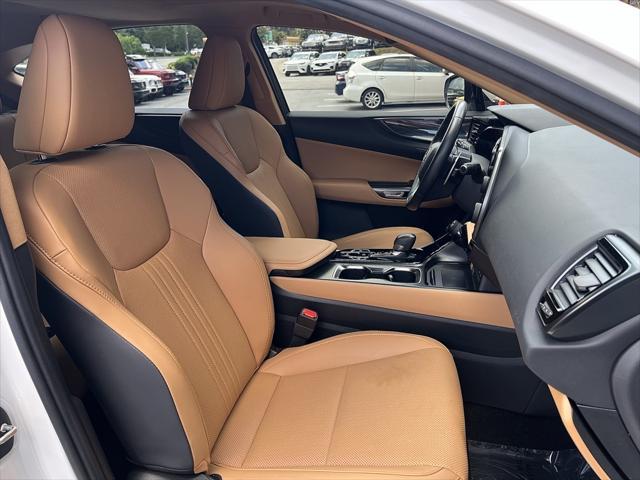 Photo of 2024 Eminent White Pearl Lexus NX 250