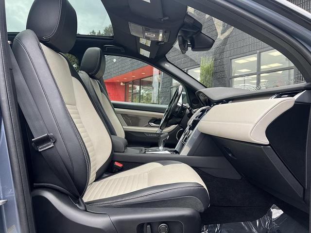 Photo of 2020 Silver Land Rover Discovery Sport