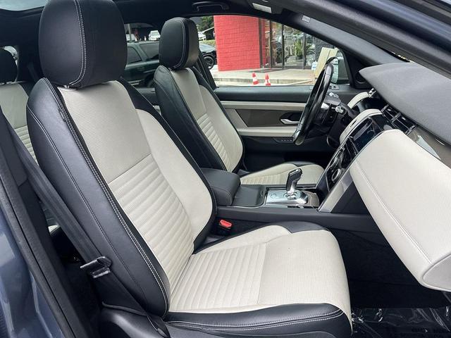 Photo of 2020 Silver Land Rover Discovery Sport