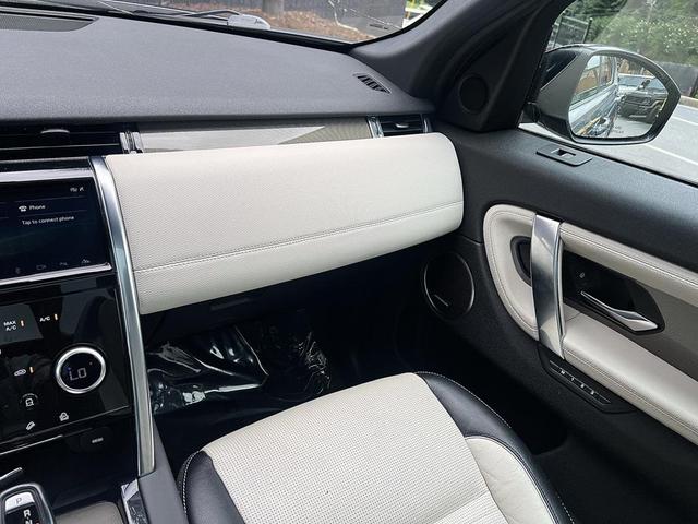 Photo of 2020 Silver Land Rover Discovery Sport