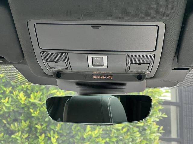 Photo of 2020 Silver Land Rover Discovery Sport