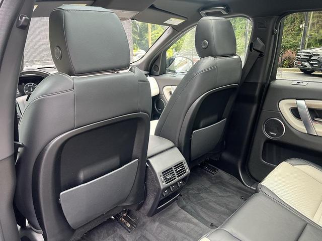 Photo of 2020 Silver Land Rover Discovery Sport