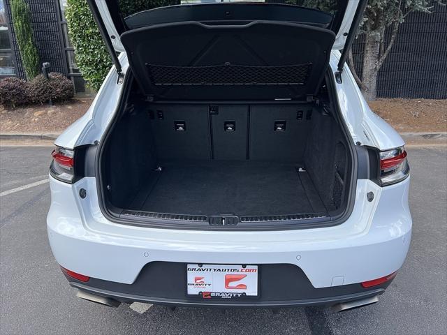 Photo of 2019 White Porsche Macan