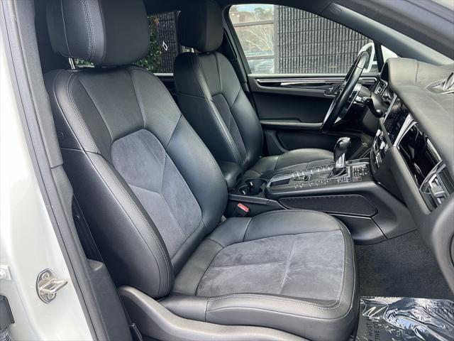 Photo of 2019 White Porsche Macan