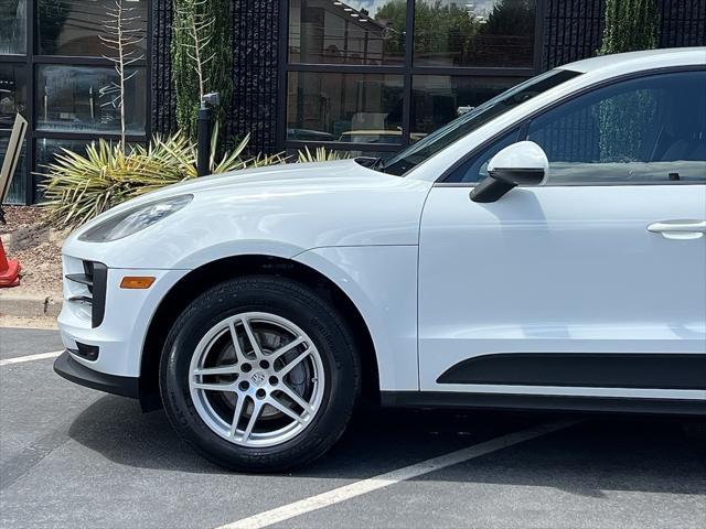 Photo of 2019 White Porsche Macan